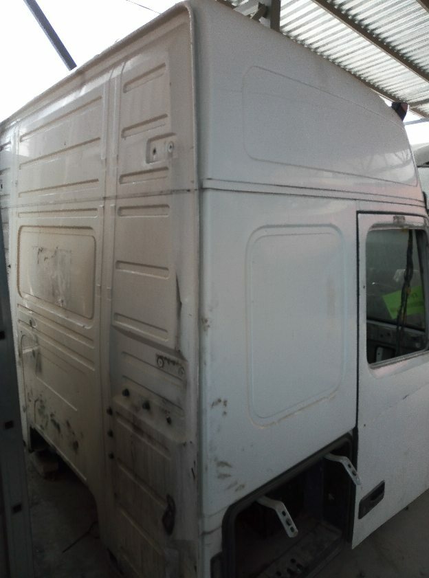 кабина б/у \ каркас кабины - 2